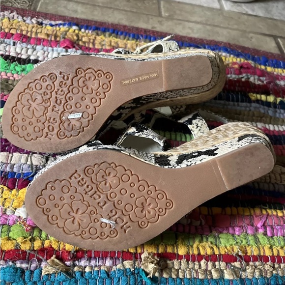 7 Not Rated Wedge Sandal Python Snake Print Beaded Boho Summer Shoes Metallic - Picture 7 of 7